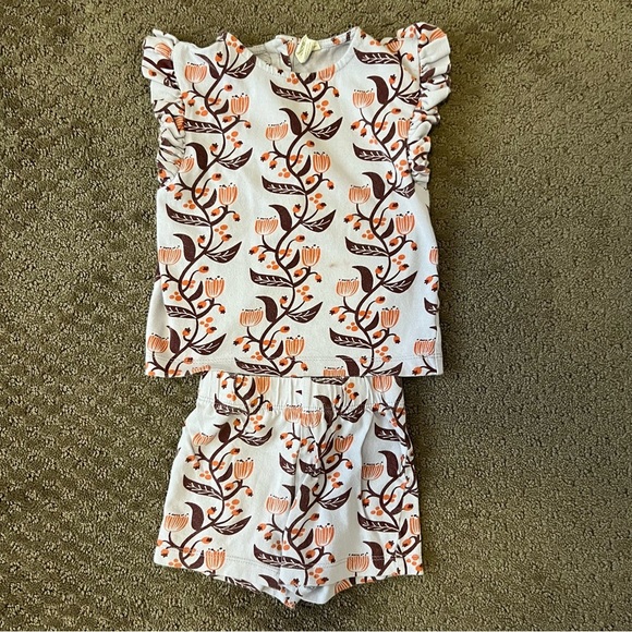 kate quinn Other - Kate Quinn White and Orange Floral Short Set with Ruffled Sleeves